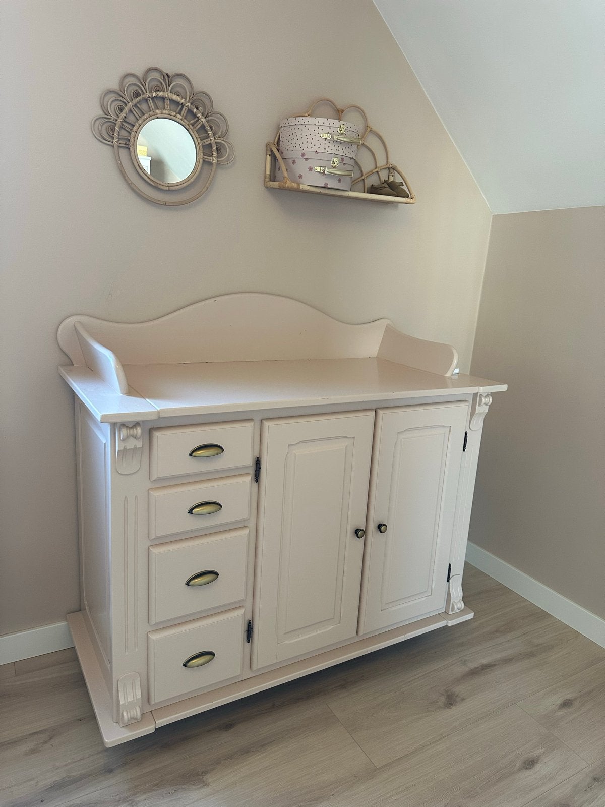 Beukenhouten Commode in Zacht Roze, Ophalen, Gebruikt, 50 tot 70 cm, 100 cm of meer