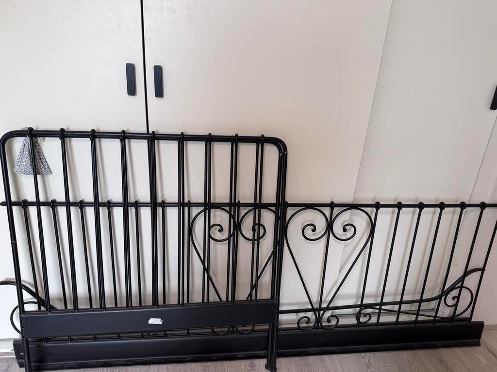 Ikea Meldal bedframe 90x200 - Zwart metaal, Huis en Inrichting, Slaapkamer | Bedden, Ophalen, Gebruikt, 90 cm, Eenpersoons