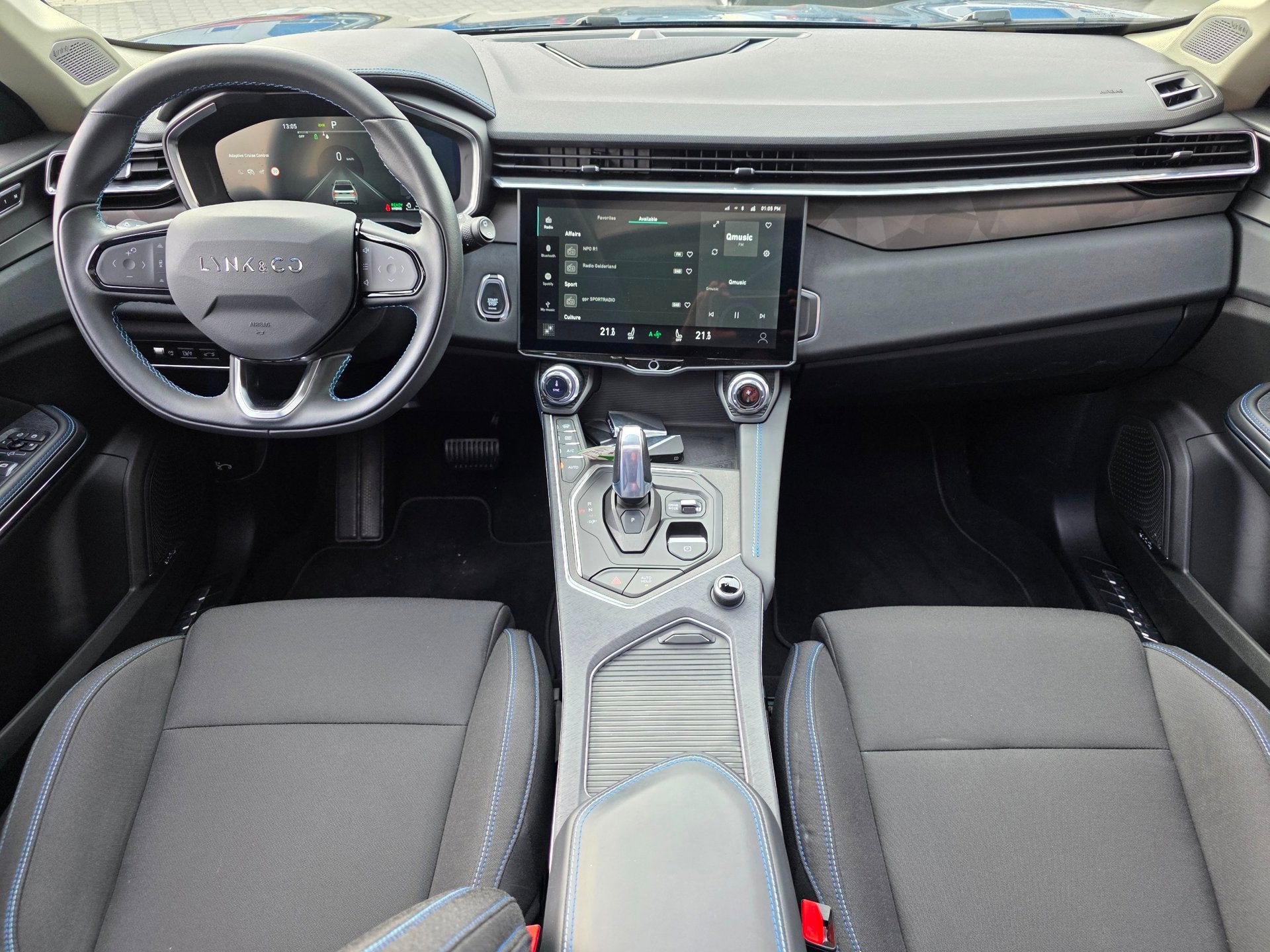Lynk & Co 01 1.5 | PANO | 360 CAMERA | CARPLAY | FULL OPTION, Auto's, Dealer onderhouden, Stof, Blauw, 120 €/maand