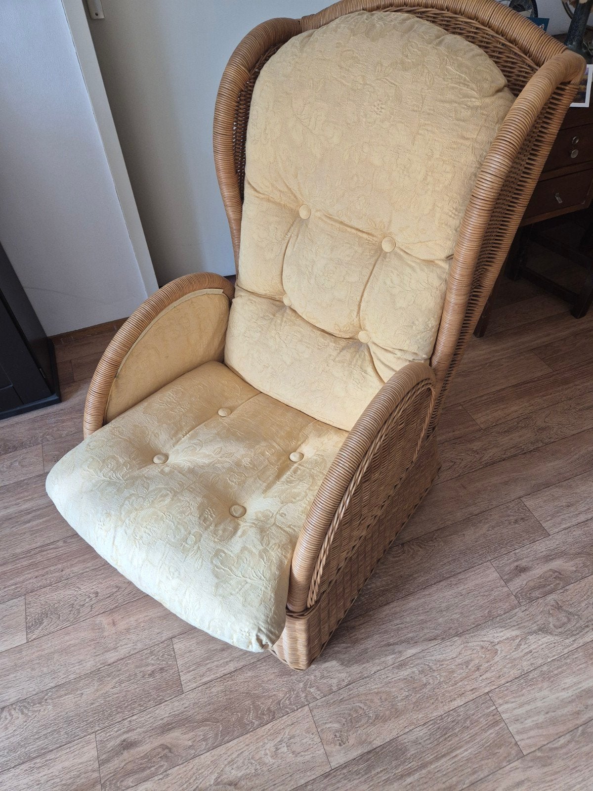 Comfortabele rotan fauteuil met kussens, Ophalen, Gebruikt, 75 tot 100 cm, Stof