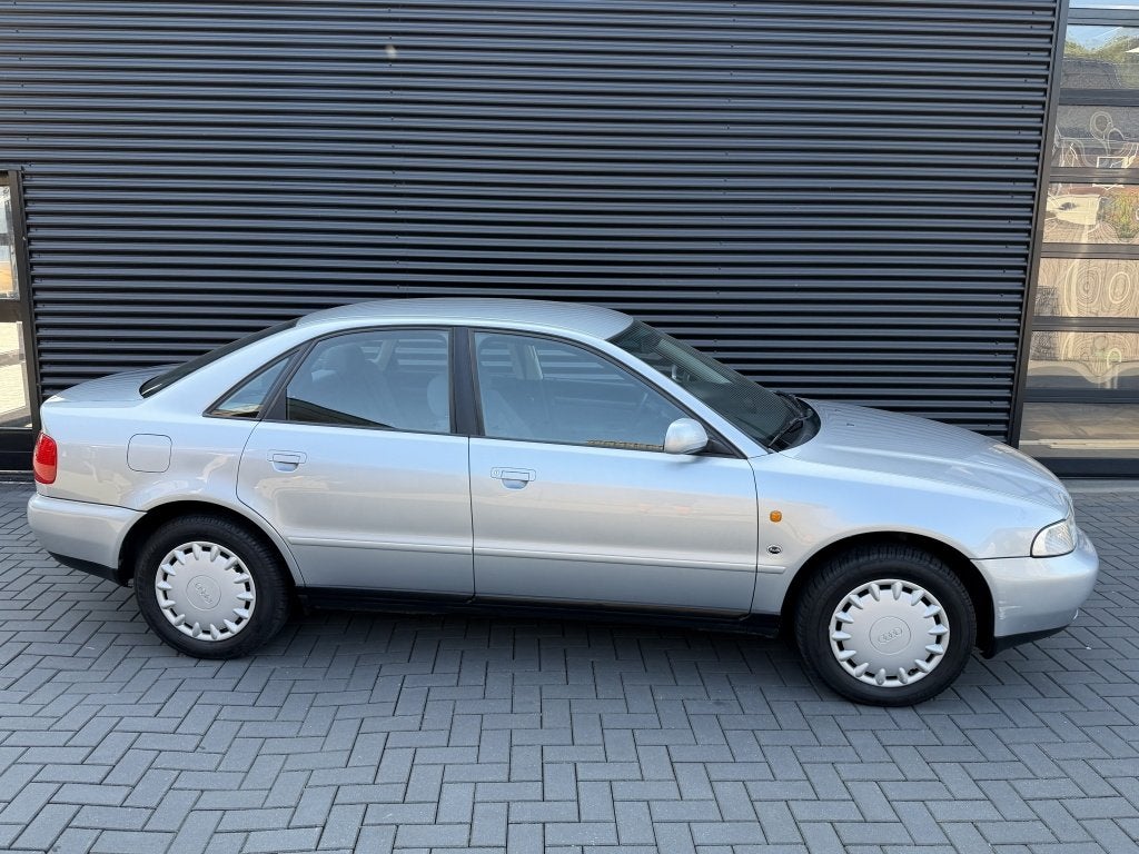 Audi A4 Limousine 1.6 GRIJS| 1996| ZEER NETJES| APK| 149DKM, foto 6