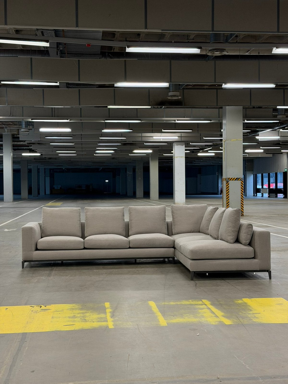 Minotti Andersen Hoekbank | Greige | NIEUWSTAAT + Garantie, Metaal, Hoekbank, 300 cm of meer, Ophalen of Verzenden