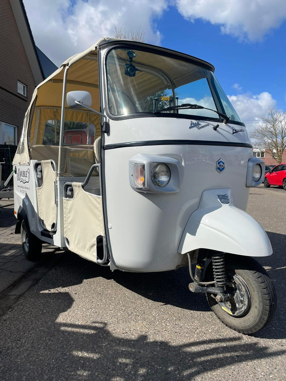 2 Piaggio Ape Calessino tuktuks wit, Auto's, 11 pk, Wit, Overige kleuren, Handgeschakeld