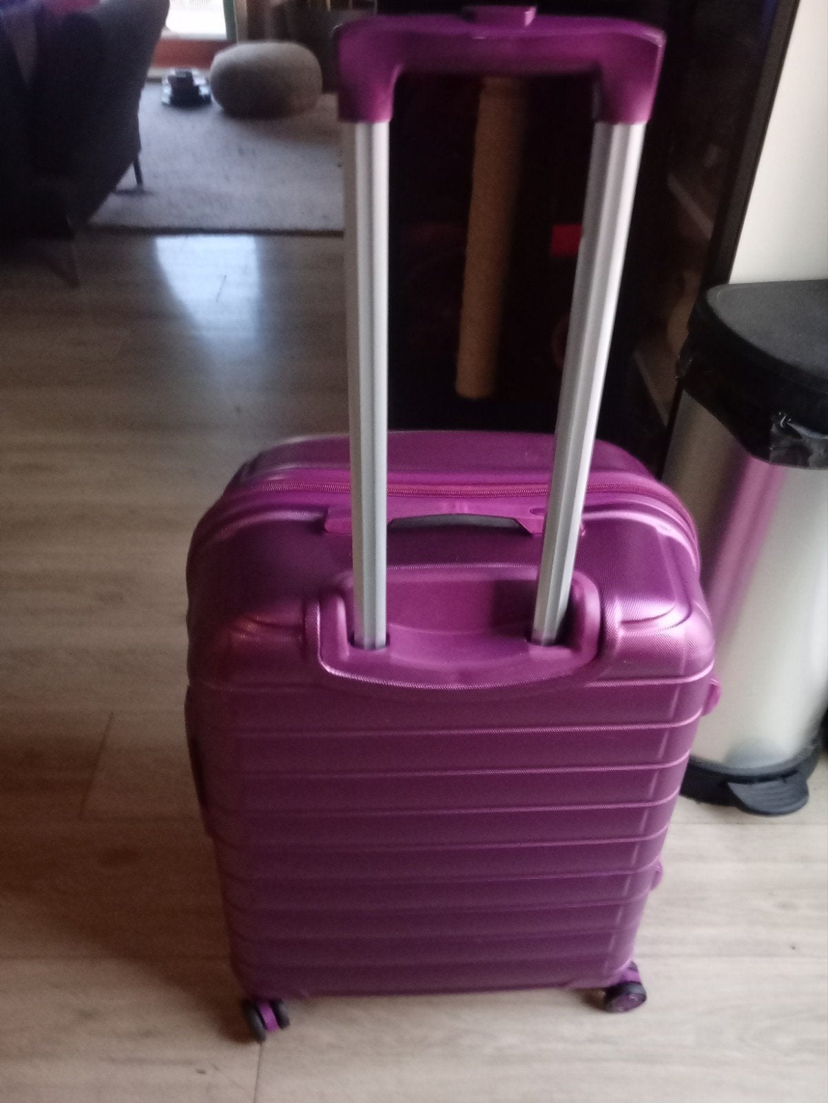 Paarse koffer met wieltjes en uitschuifbare handgreep, Ophalen of Verzenden