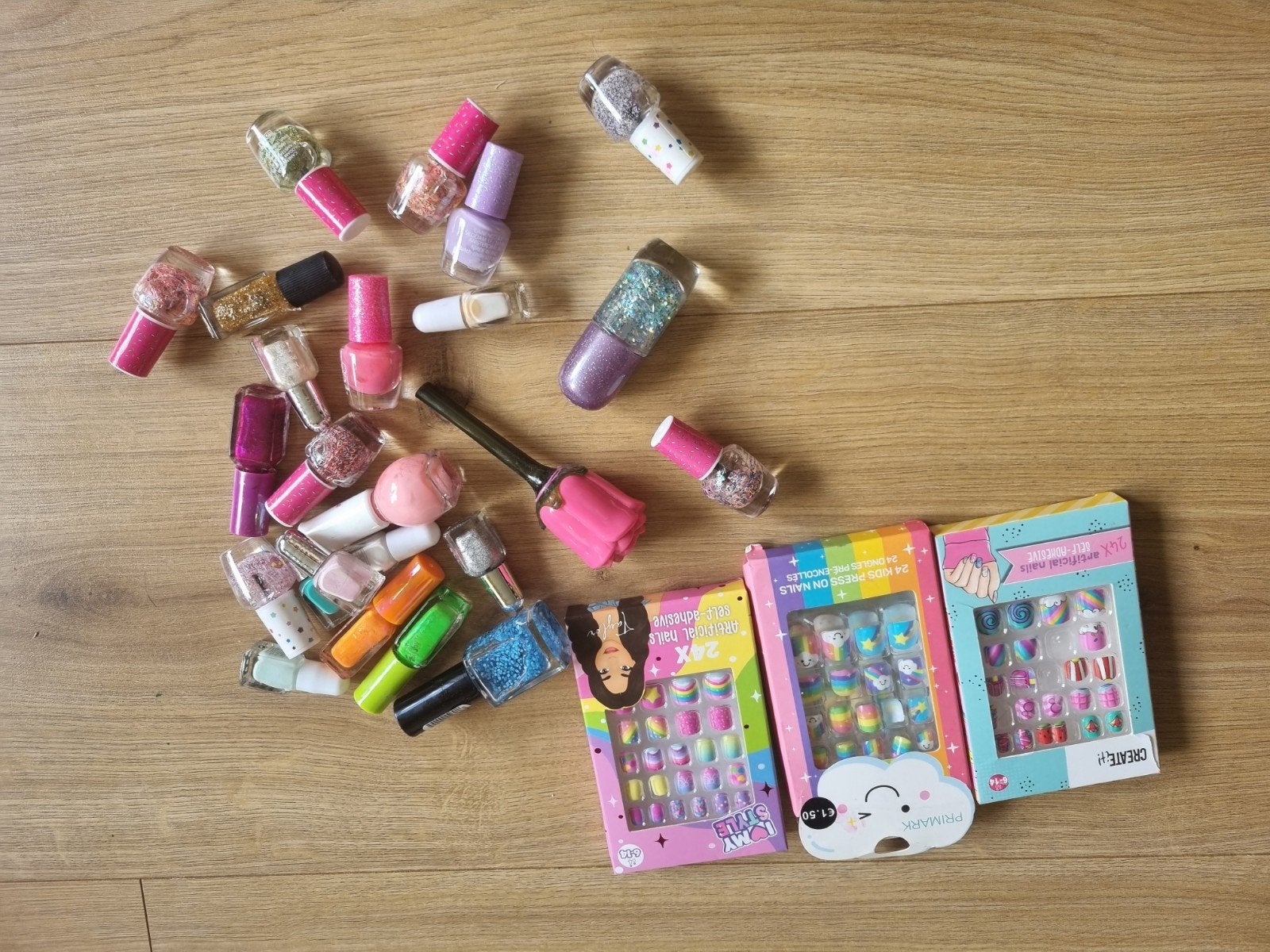 Nagellak en nepnagels voor kinderen - Grote set, Ophalen of Verzenden, Gebruikt, Overige typen