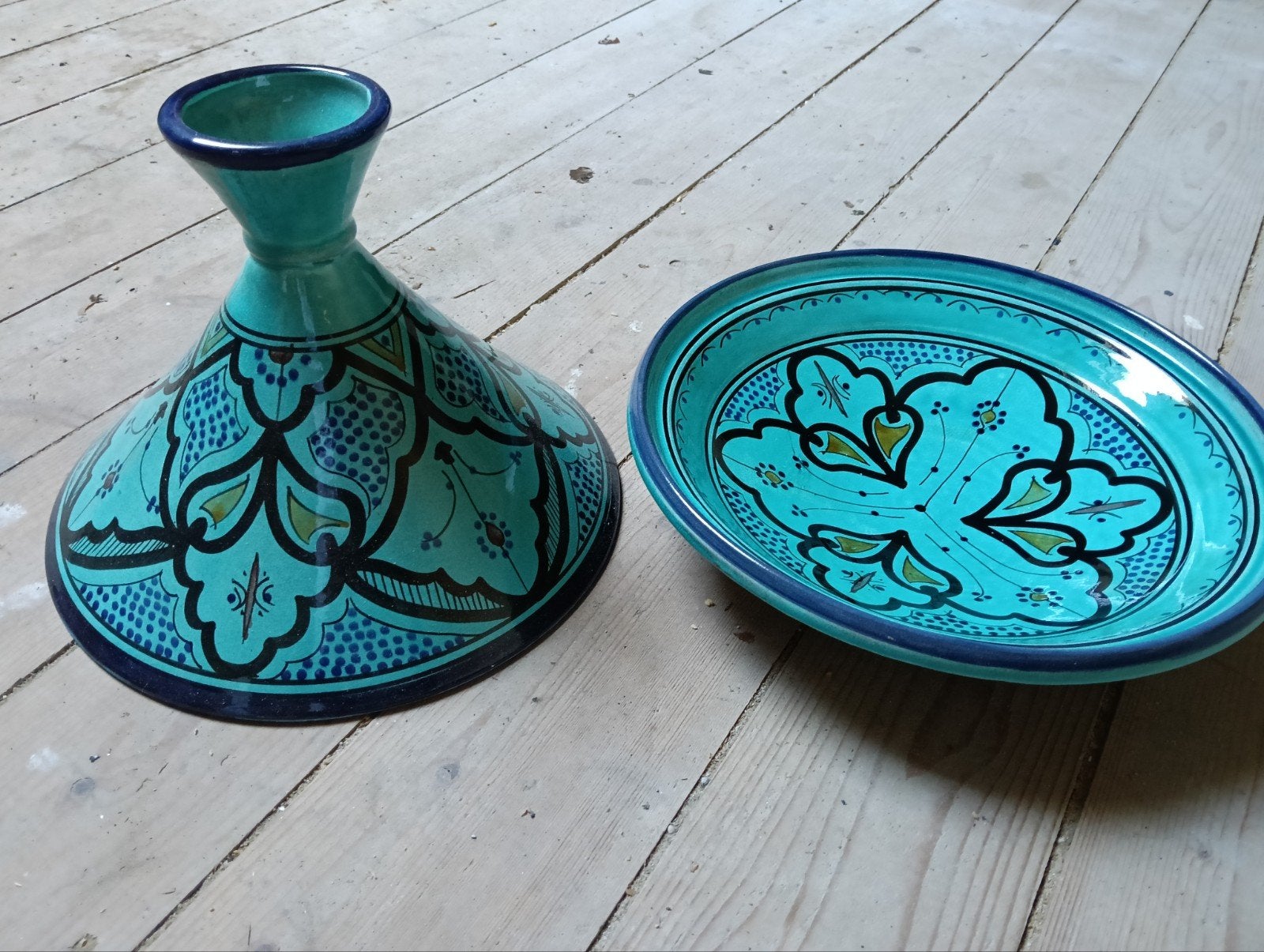 Marokkaanse Tajine - Handgemaakt en Prachtig Gedecoreerd, Ophalen of Verzenden, Zo goed als nieuw, Steen/keramiek, Overige typen
