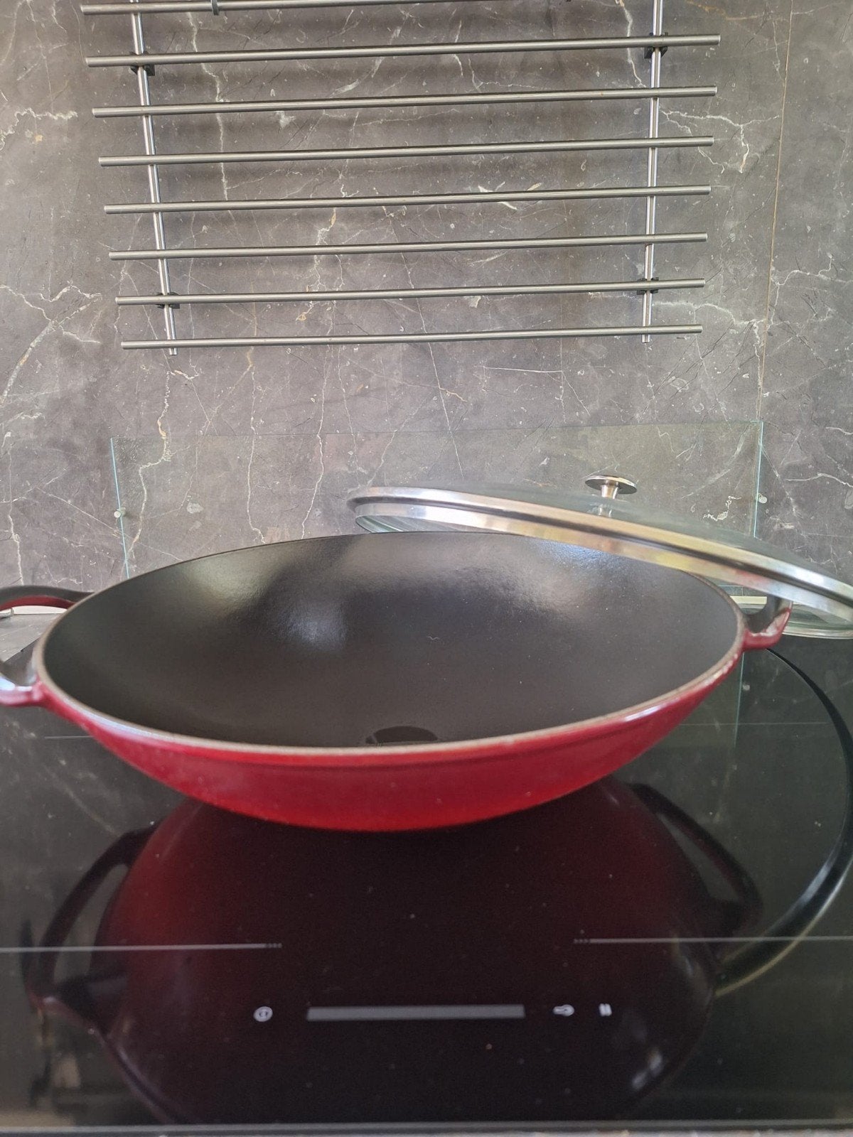 Wok gietijzer 37cm, Huis en Inrichting, Keuken | Potten en Pannen, Ophalen, Zo goed als nieuw, Gietijzer, Wok