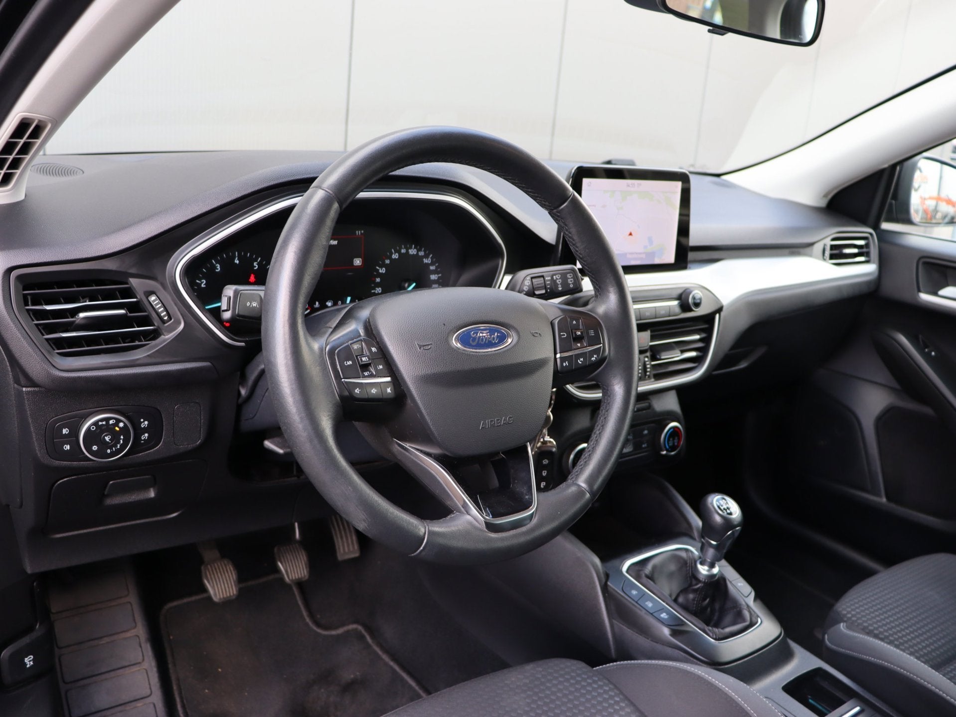 Foto 11 van Ford Focus Wagon 1.0 EcoBoost Trend Edition Business