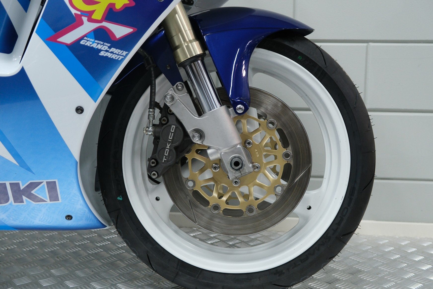 Suzuki RGV 250 (bj 1991), Motoren, Motoren | Oldtimers, Super Sport, Hoegee Suzuki Center BV, Info@hoegeesuzukicenter.nl, Koningstraat 88
6654 AH  AFFERDEN, NL