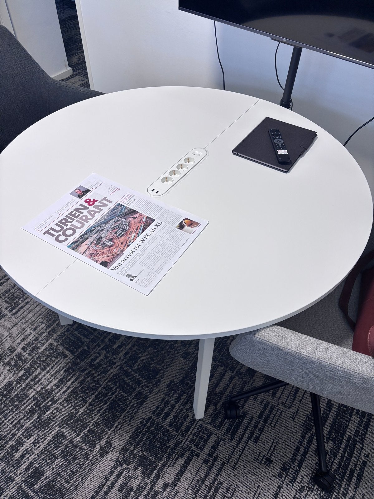 IKEA MITTZON Ronde Vergadertafel - Wit, Zo goed als nieuw, Ophalen, Overige materialen, 100 tot 150 cm, Rond