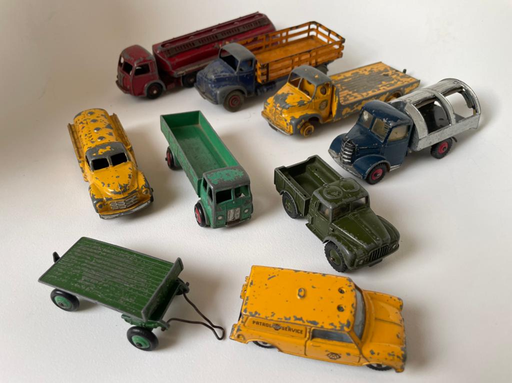 Set Dinky Toys, bespeeld, verschillende schalen., Ophalen of Verzenden, Gebruikt, Auto, Dinky Toys