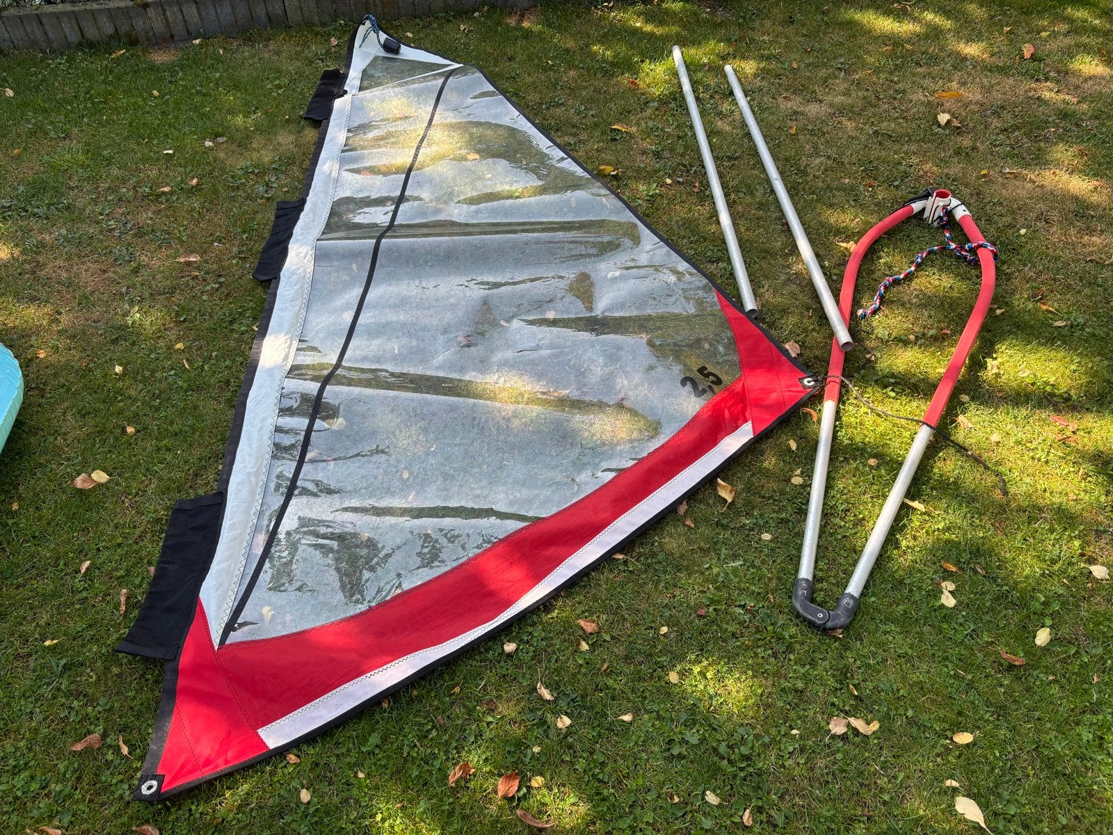 Tiki Kinderzeil met deelbare mast en snelsluit giek, Watersport en Boten, Overige merken, Gebruikt, Minder dan 3.5 m², Ophalen of Verzenden