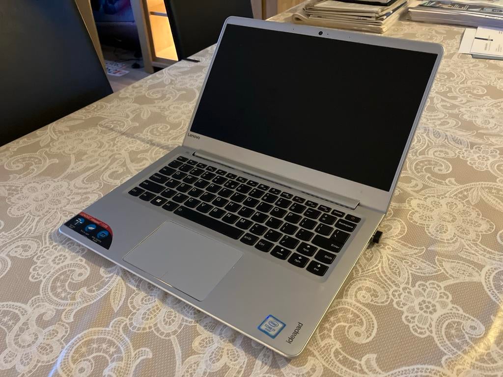 Lenovo Ideapad 710S met draadloos toetsenbord en muis, Computers en Software, Windows Laptops, Ophalen, Gebruikt, 2 tot 3 Ghz