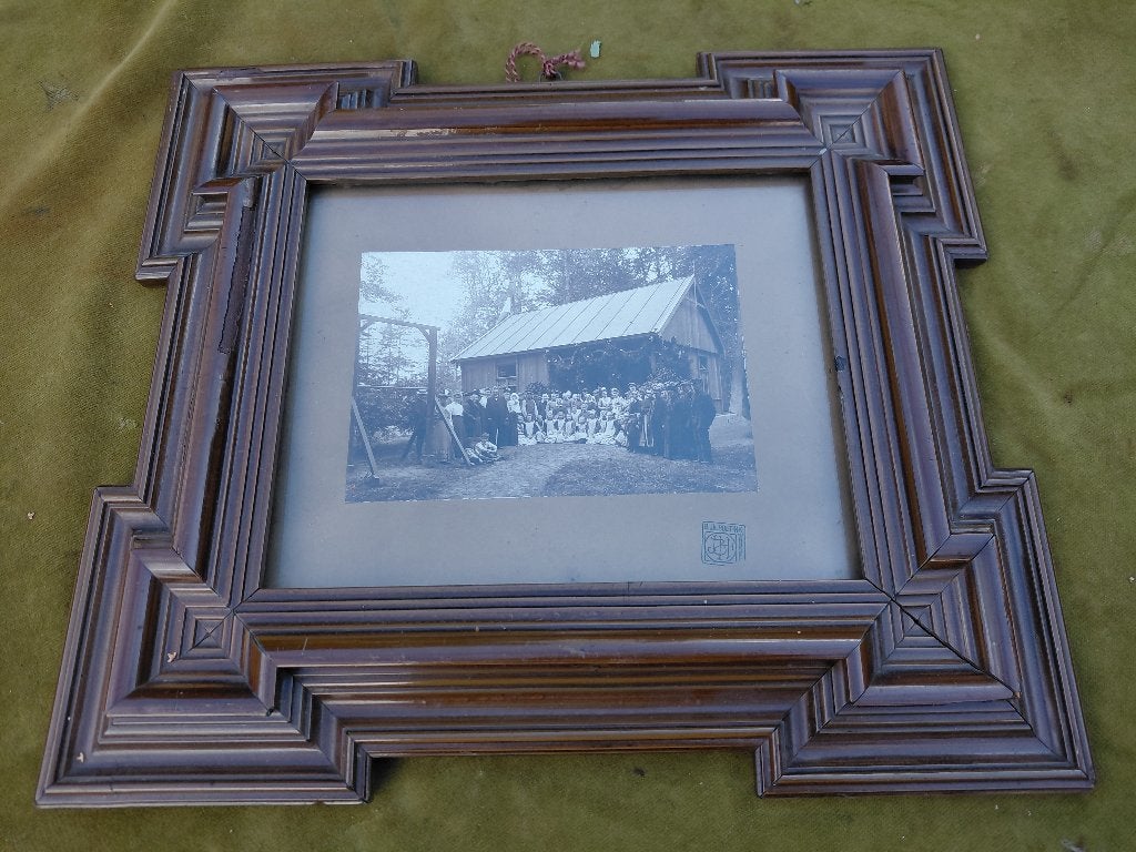 Antieke groepsfoto, groepsfoto in versteklijst., Verzenden, Foto, Fotografie, Met kunstenaarsmerk