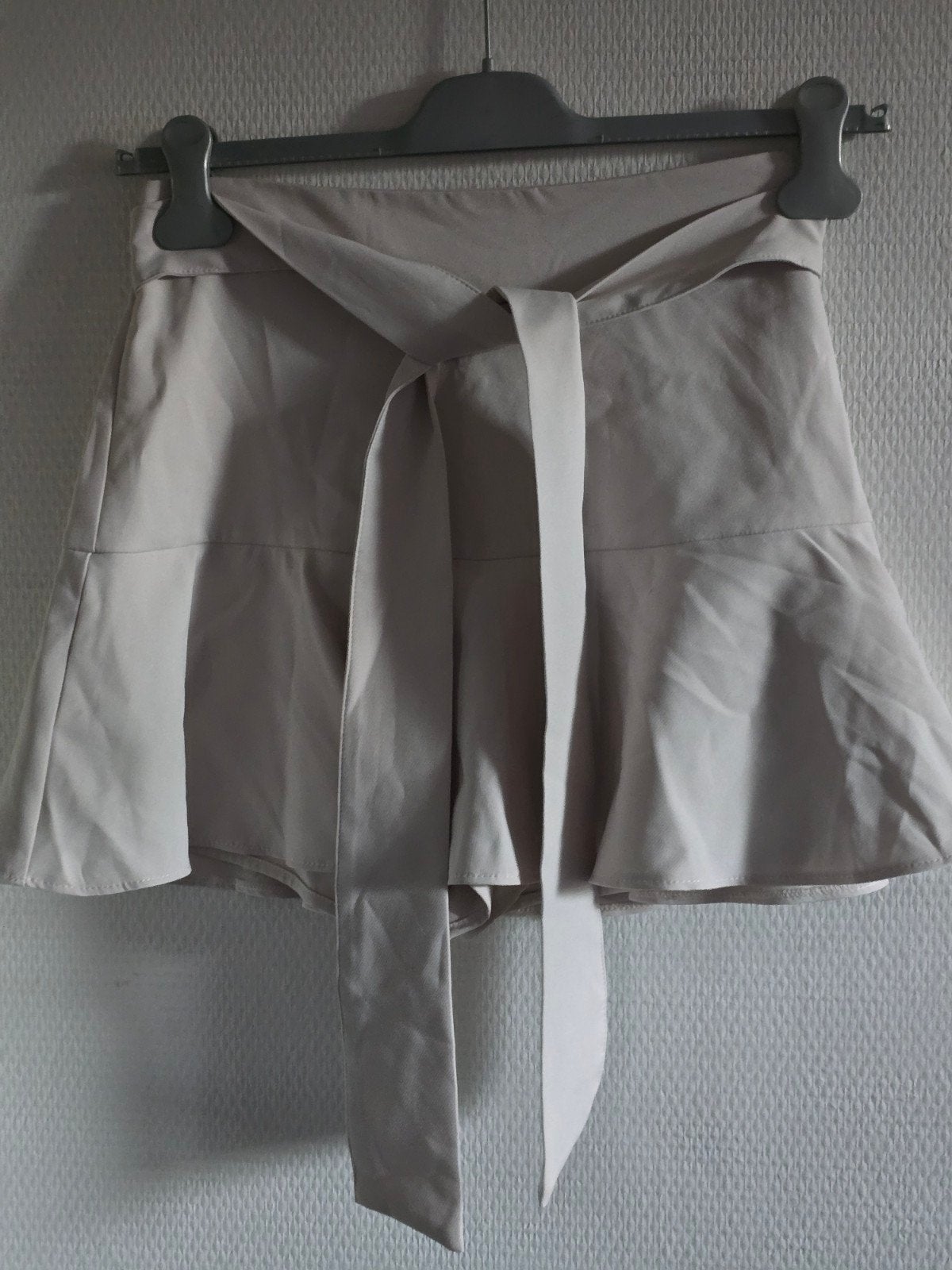 Zara crème kleurig broek rokje met strik - Maat S, Overige kleuren, Zara, Ophalen of Verzenden, Zo goed als nieuw