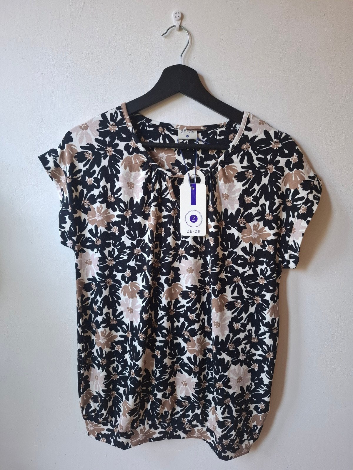 Ze-Ze top met bloemenprint maat: S/36 ruim!, Maat 38/40 (M), Onbekend, Ophalen of Verzenden, Korte mouw