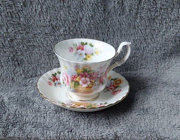 ROYAL ALBERT Kop&Schotel 🙂, Antiek en Kunst, Ophalen of Verzenden