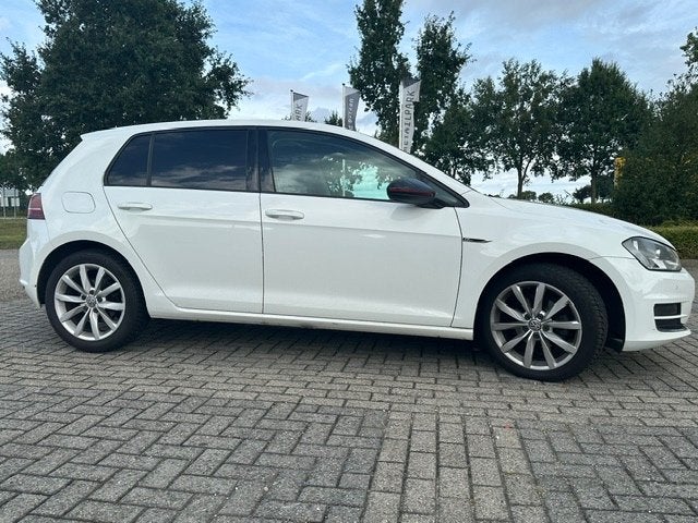 Luxe VW Golf 1.2 TSI 2015 – Full Options |Wit, Auto's, Voorwielaandrijving, Dealer onderhouden, 4 cilinders, Wit