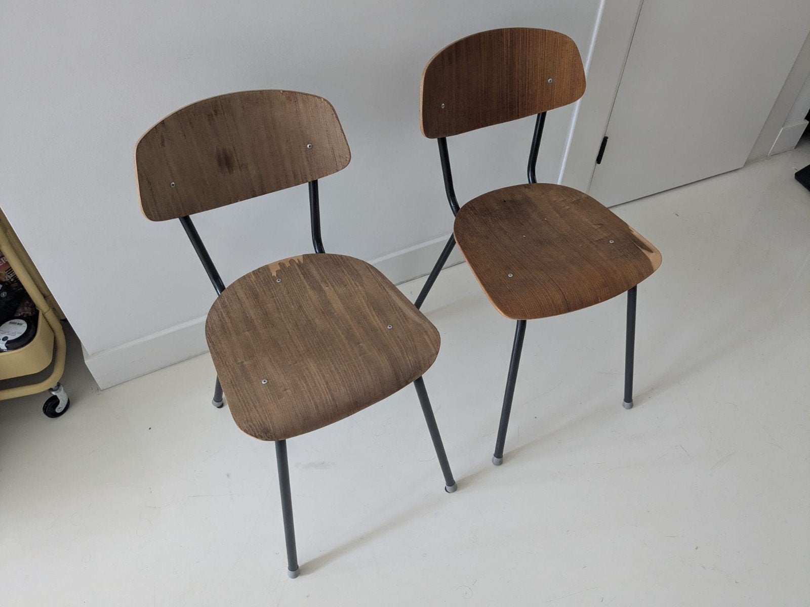 Twee schoolstoeltjes - gratis af te halen, Huis en Inrichting, Stoelen, Ophalen, Gebruikt, Twee, Overige kleuren