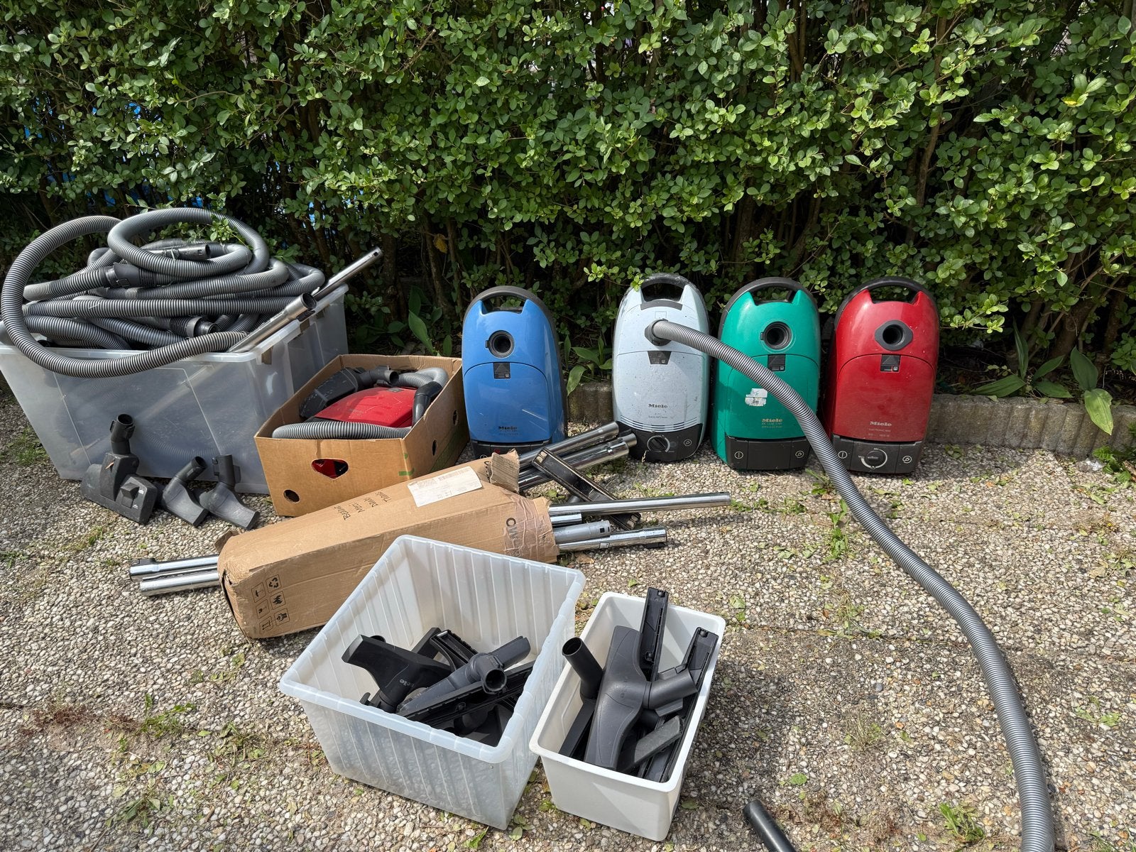Miele stofzuigers  5 stuks - Alles werkt! Compleet 275€, Inclusief accessoires, Gebruikt, Miele, Sledestofzuiger