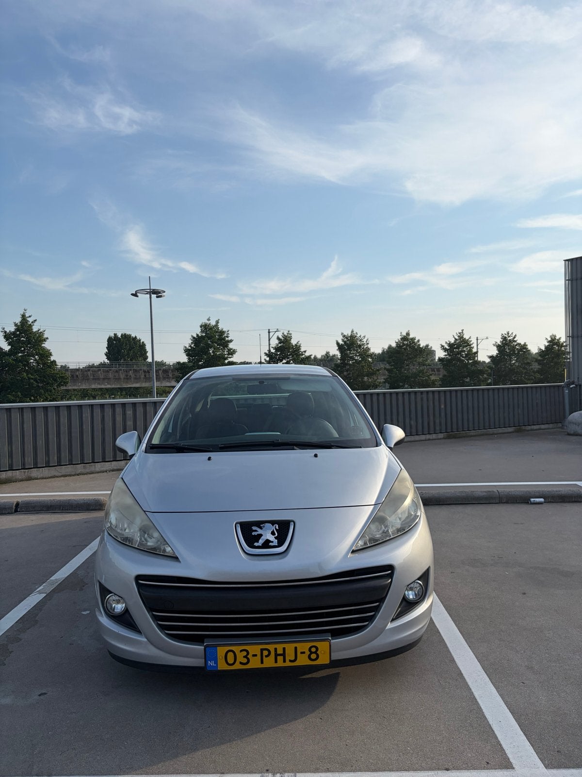 Peugeot 207 1.4 VTI 16V 5DRS 2011 Grijs, Voorwielaandrijving, Zwart, 1064 kg, 49 €/maand