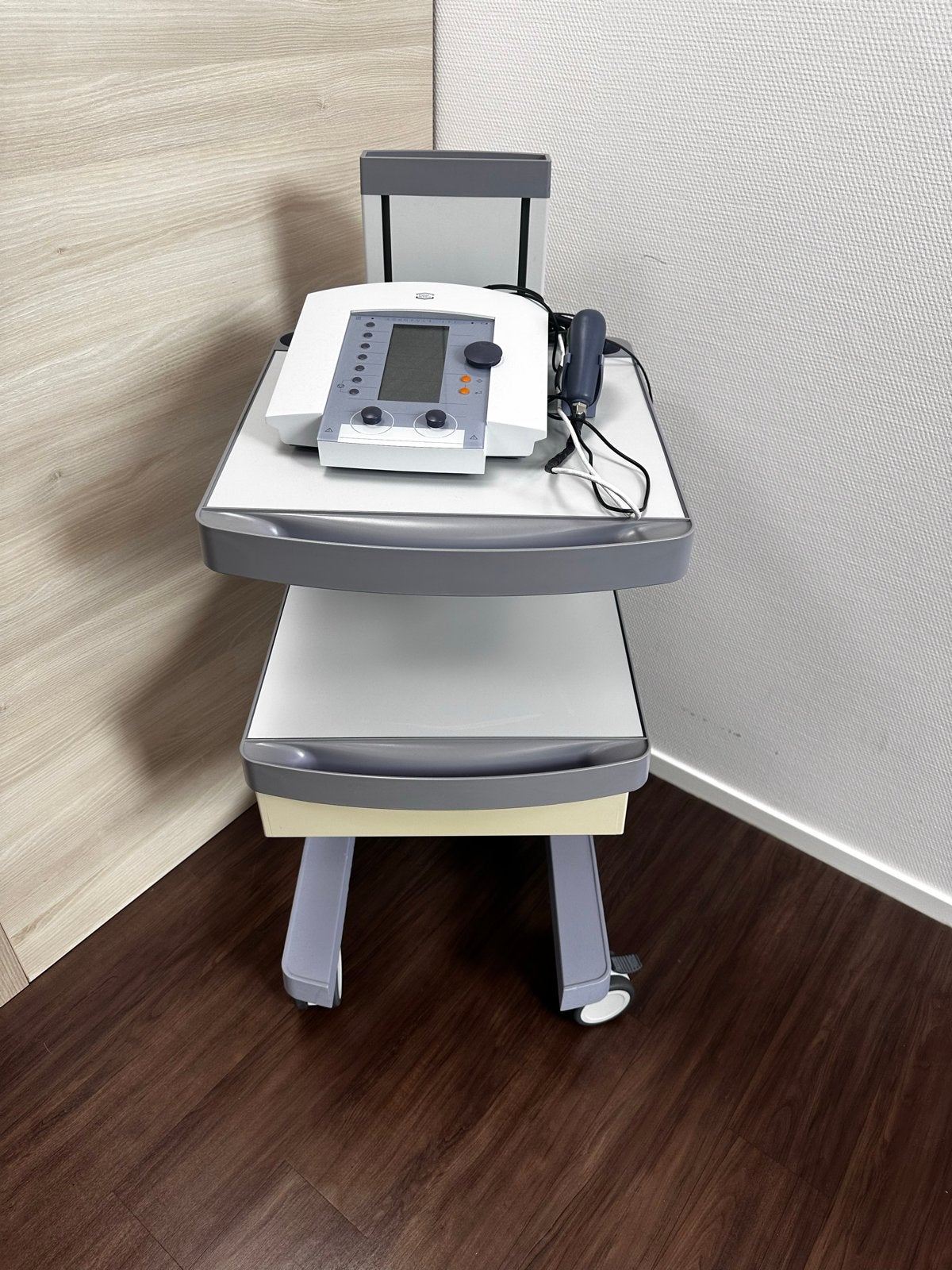 Tens Enraf-Nonius Endomed 492 met trolley