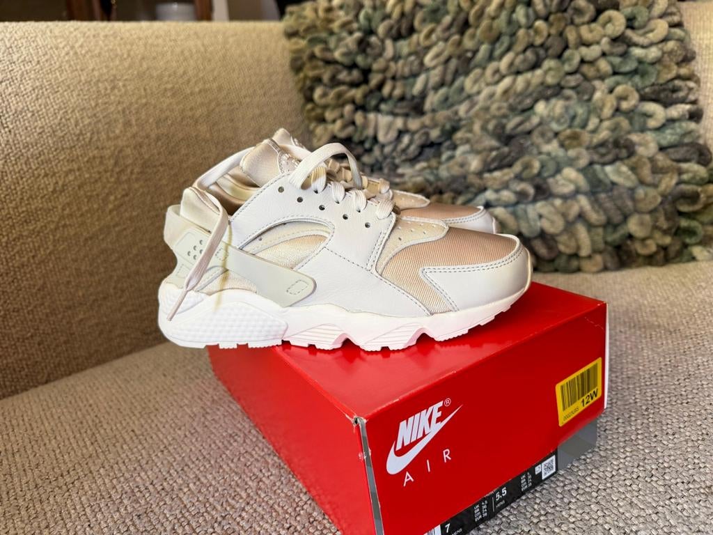 Nike Air Huarache Sneakers - nieuw 38, Beige, Nike, Ophalen of Verzenden, Sneakers of Gympen