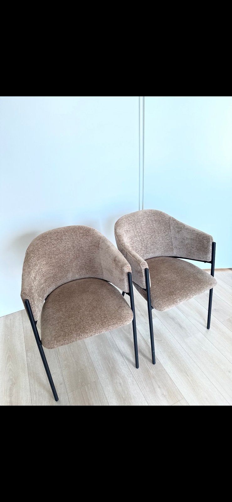 2 eetkamer stoelen tekoop, Ophalen, Twee, Bruin, Zo goed als nieuw