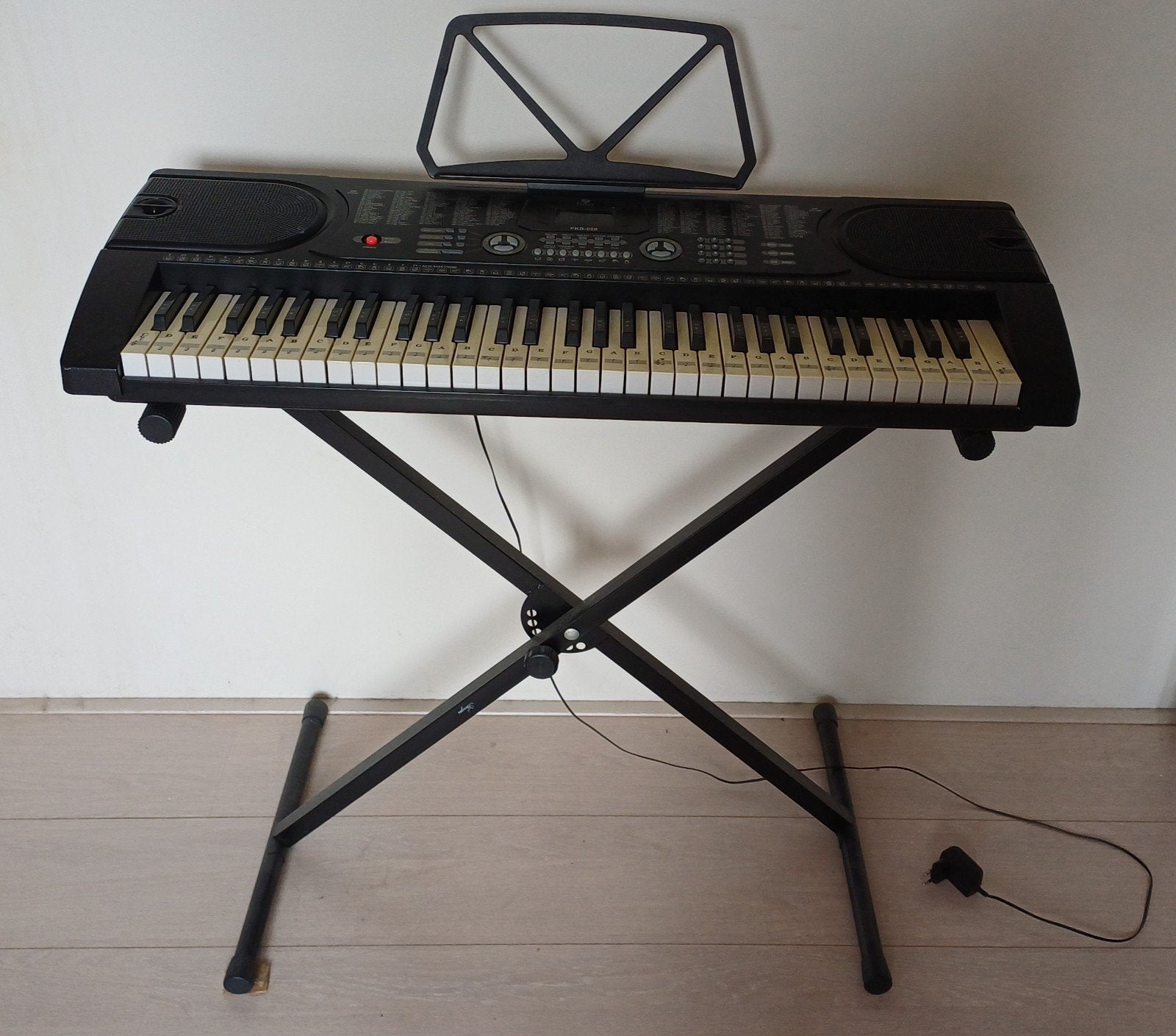 Keyboard, Muziek en Instrumenten, Ophalen of Verzenden, Gebruikt, 61 toetsen