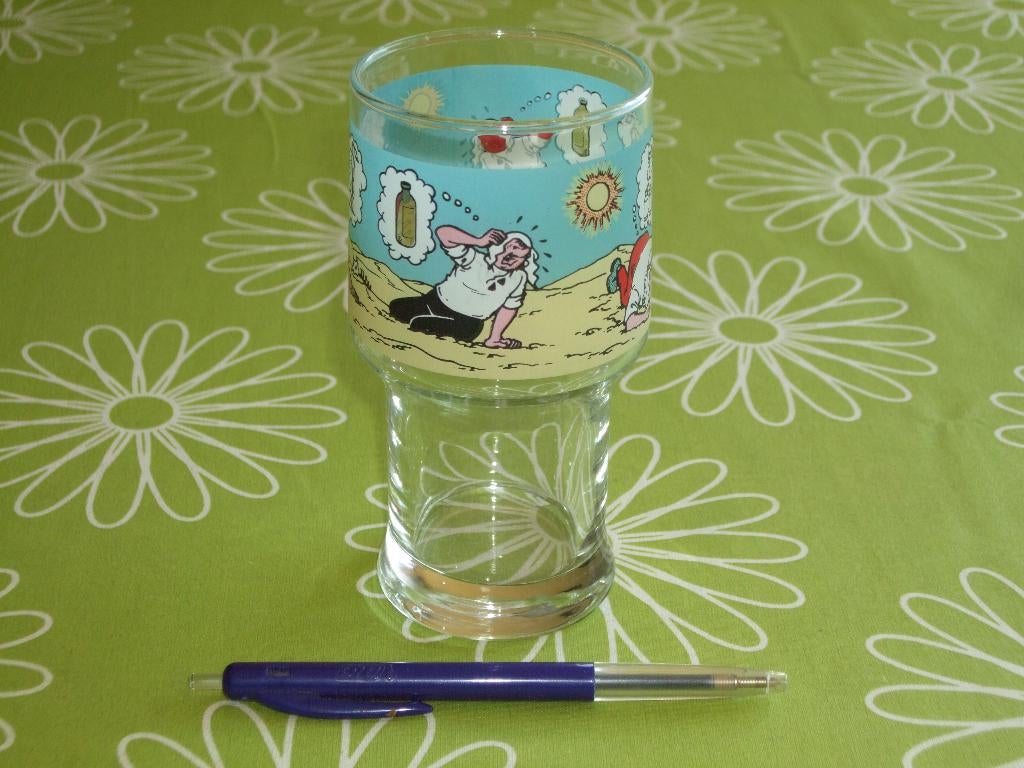 Vintage Suske en Wiske (melk) glas (65x 130mm) "Woestijn", Ophalen of Verzenden, Suske en Wiske, Zo goed als nieuw, Overige typen