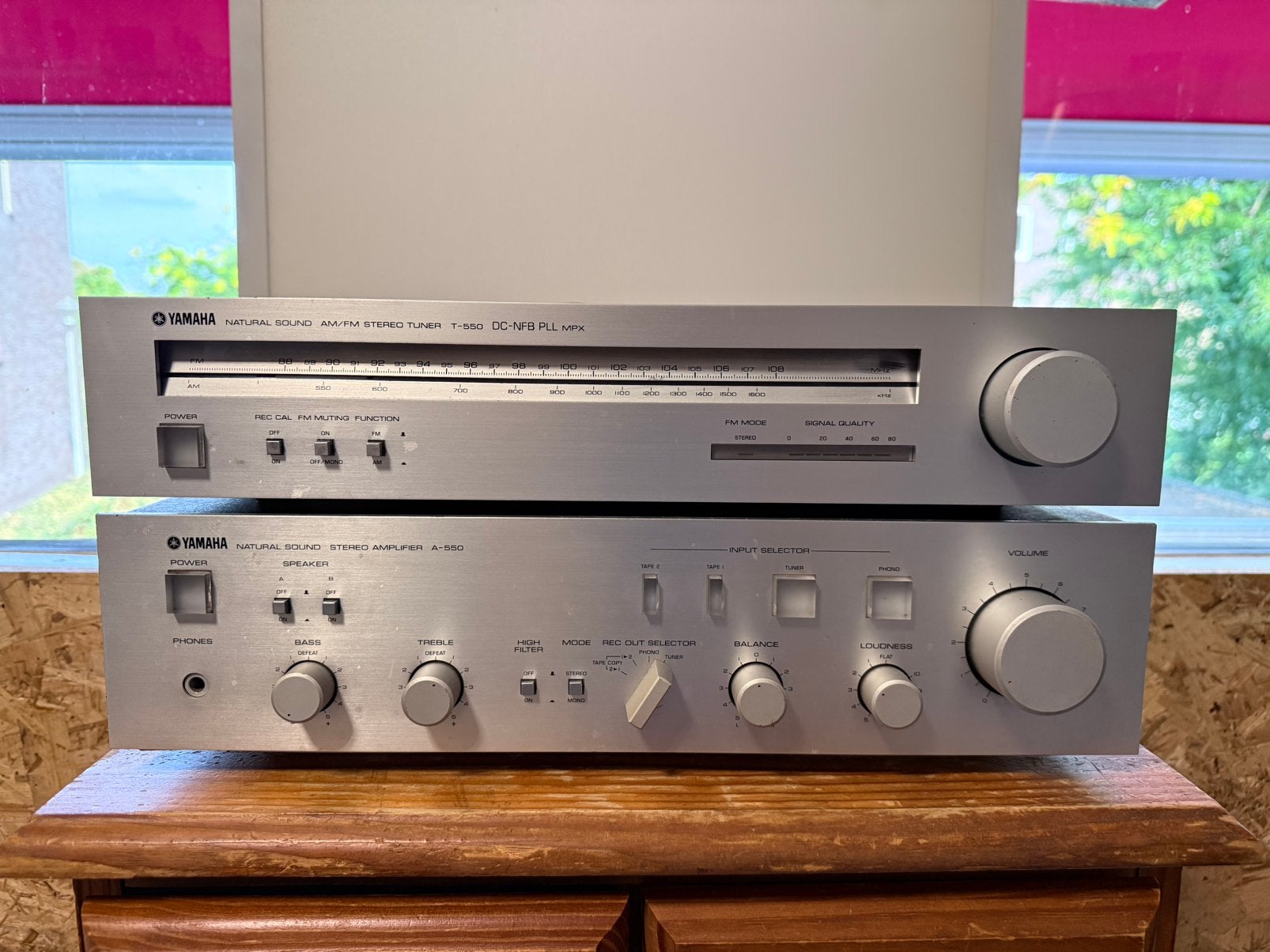 Yamaha A-550 Versterker en T-550 Tuner - Voor onderdelen, Audio, Tv en Foto, Versterkers en Receivers, Yamaha, Ophalen of Verzenden