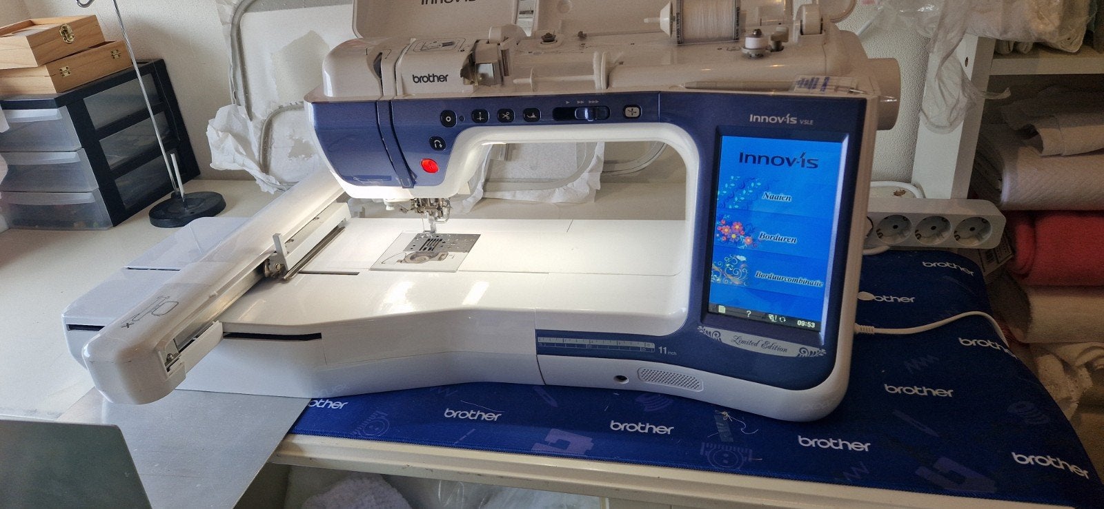 Brother Innov-is V5LE Borduur- en Naaimachine + Extra's, Ophalen, Naaimachine, Brother