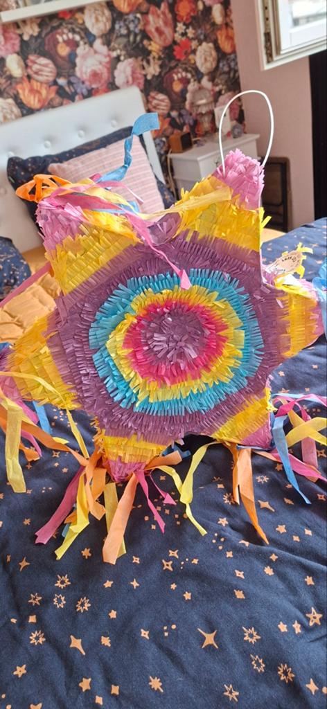 Kleurrijke Piñata Ster voor Feestjes, Hobby en Vrije tijd, Feestartikelen, Ophalen, Zo goed als nieuw, Feestartikel, Verjaardag