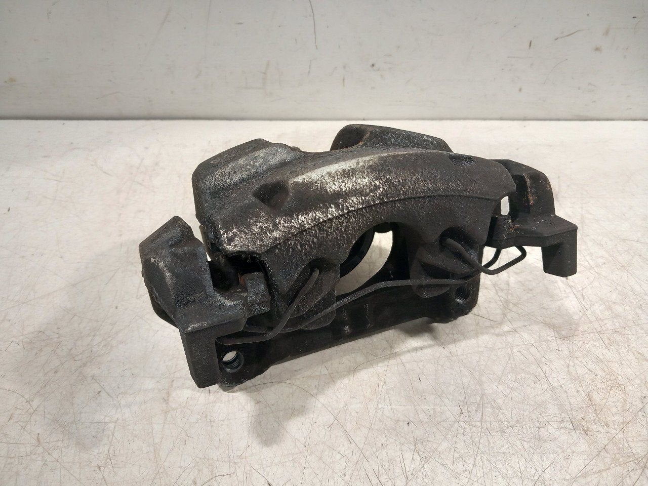 Remklauw rechts voor Ford Focus, Auto-onderdelen, Onderdelen@venauto.nl, Van der Ven Autorecycling B.V., Gebruikt, Ettenseweg 76, 4706 PB Roosendaal, The Netherlands