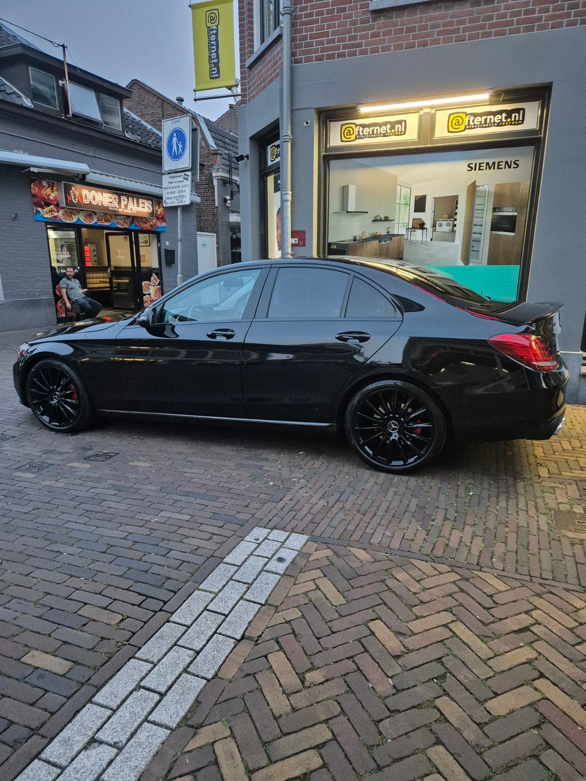 Mercedes-Benz C-Klasse C180 1.6 115KW Aut7 2016 Zwart, Auto's, Automaat, 1800 kg, Zwart, 1595 cc