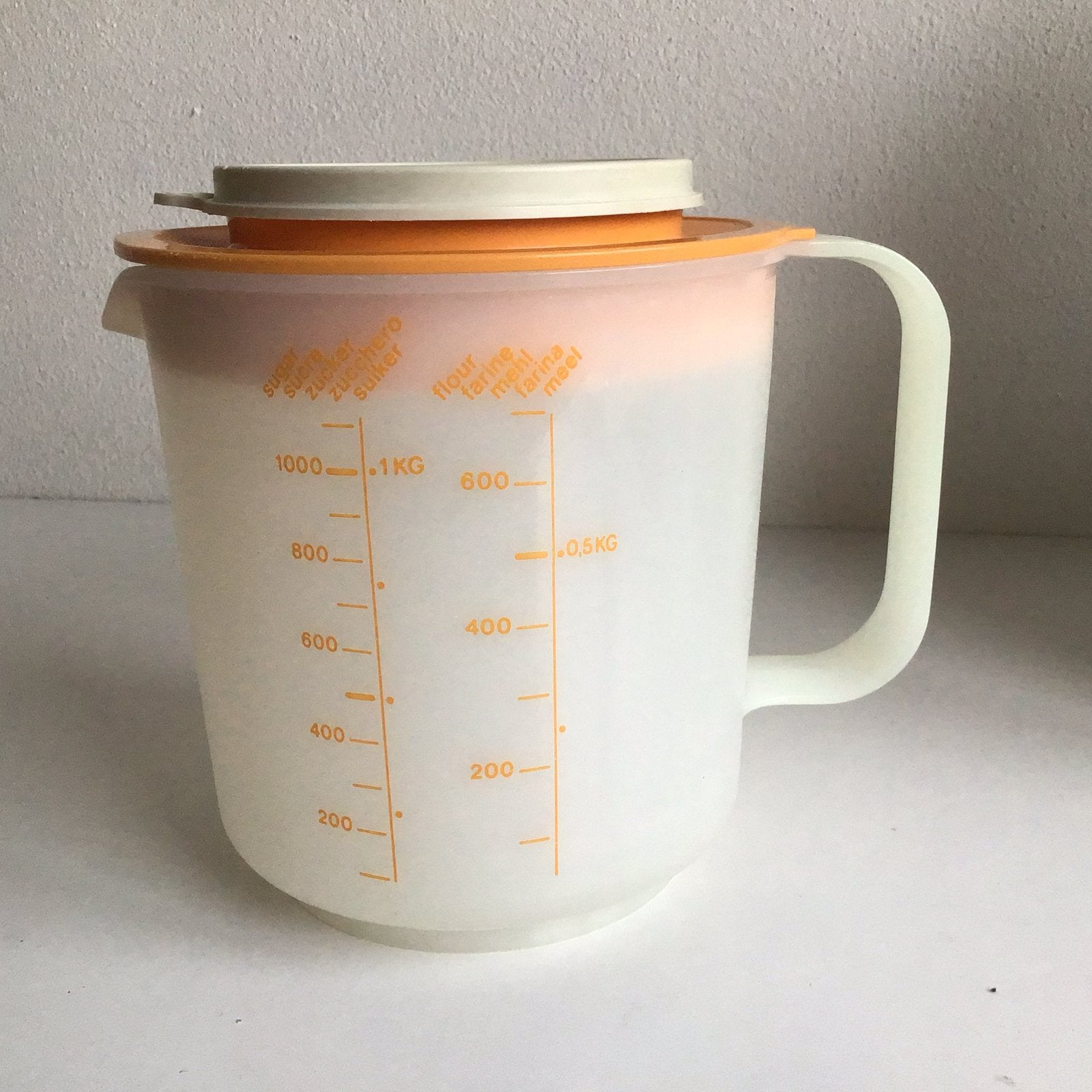 Tupperware Mix N Meet mixer kom beslagkom - 1.2 liter oranje, 1200 ml, Oranje, Ophalen of Verzenden, Bak of Kom