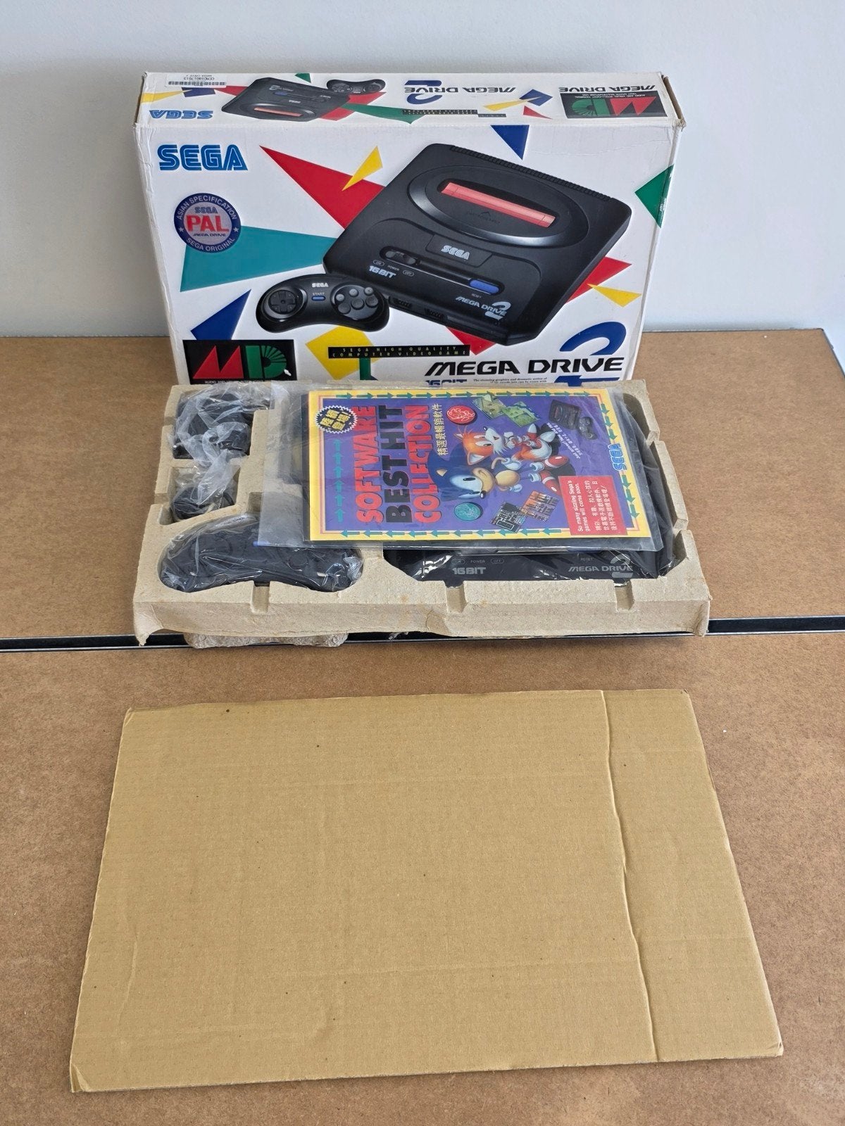 Limited Edition Sega Mega Drive 2-Nieuw in doos - Pal - Rare, Spelcomputers en Games, Spelcomputers | Sega, Met games, Mega Drive