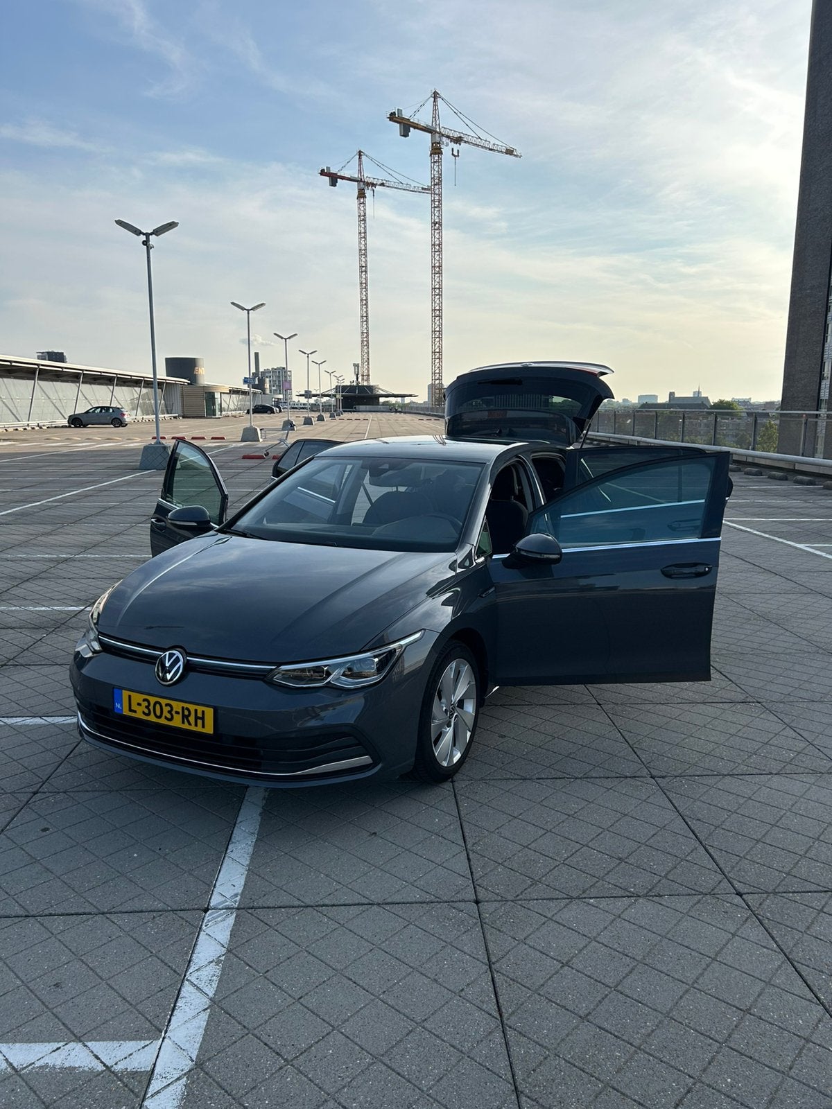 Volkswagen Golf 1.5 Etsi 150pk 7-DSG 2020 Grijs, Auto's, 1498 cc, 680 kg, 4 cilinders, Lichtsensor