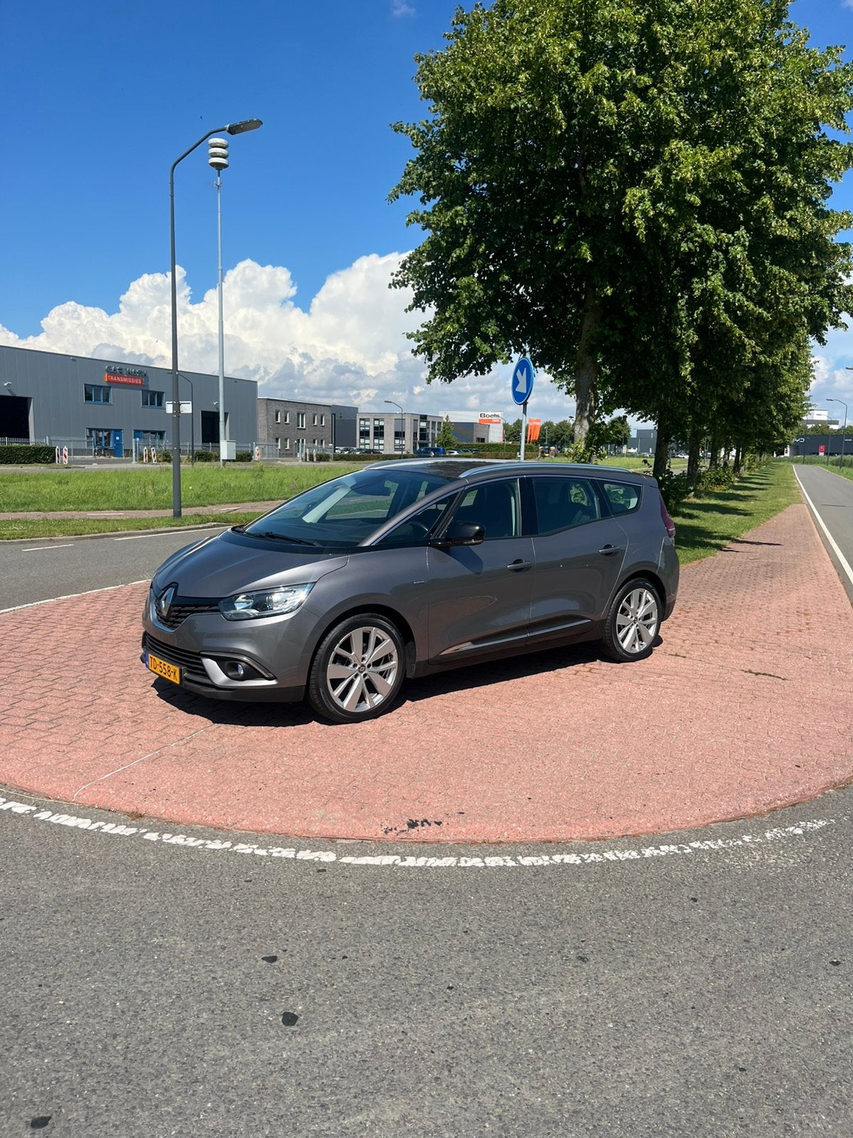 Renault Grand Scenic TCe 116 pk 2018 Grijs, Auto's, Renault, Voorwielaandrijving, 4 cilinders, 1850 kg, 7 stoelen