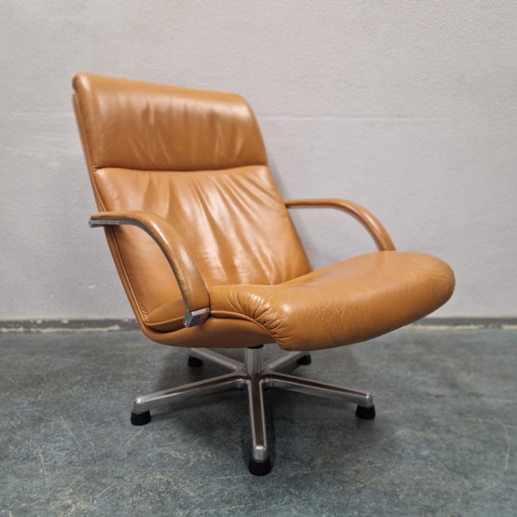 Artifort F141 / F142  leren draaifauteuil, Huis en Inrichting, Fauteuils, Kolibrivintagehal@gmail.com, Gebruikt, Aaldertgeertsstraat 43 Olst