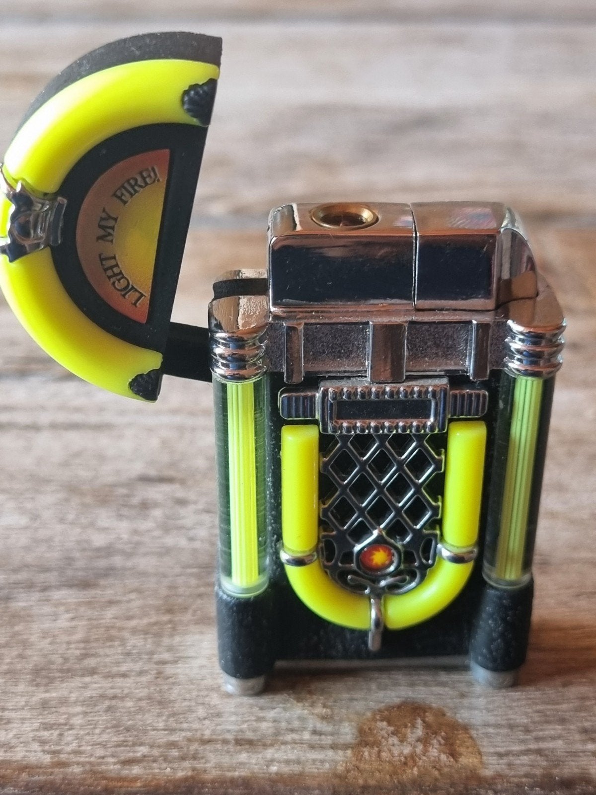 Unieke Jukebox Aansteker - 'Light My Fire' Design, Verzamelen, Automaten | Jukeboxen, Ophalen of Verzenden, Gebruikt, 1970 tot heden
