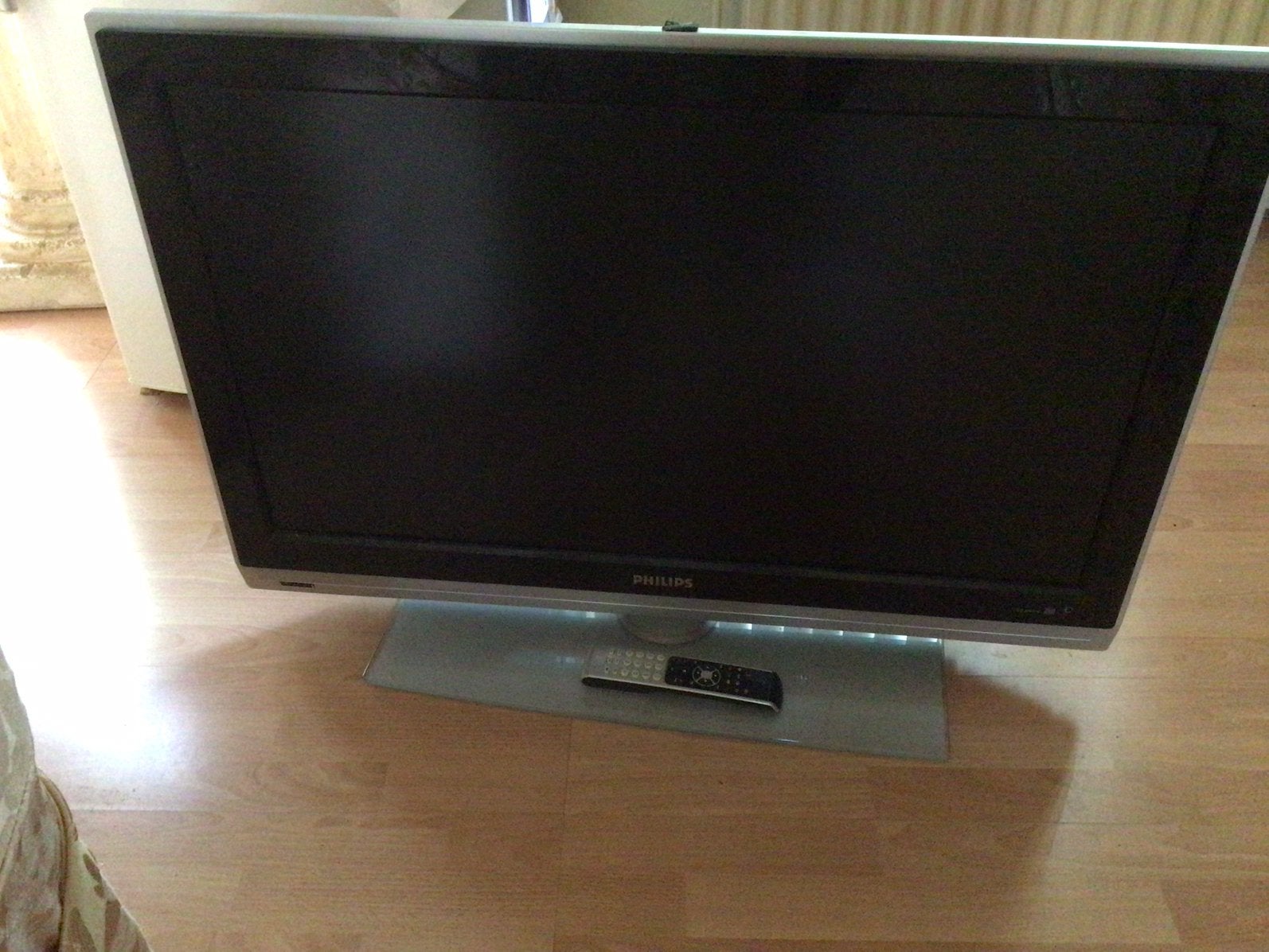 Defecte tv philips met afstandbediening, Philips, 50 Hz, Ophalen of Verzenden, Zo goed als nieuw