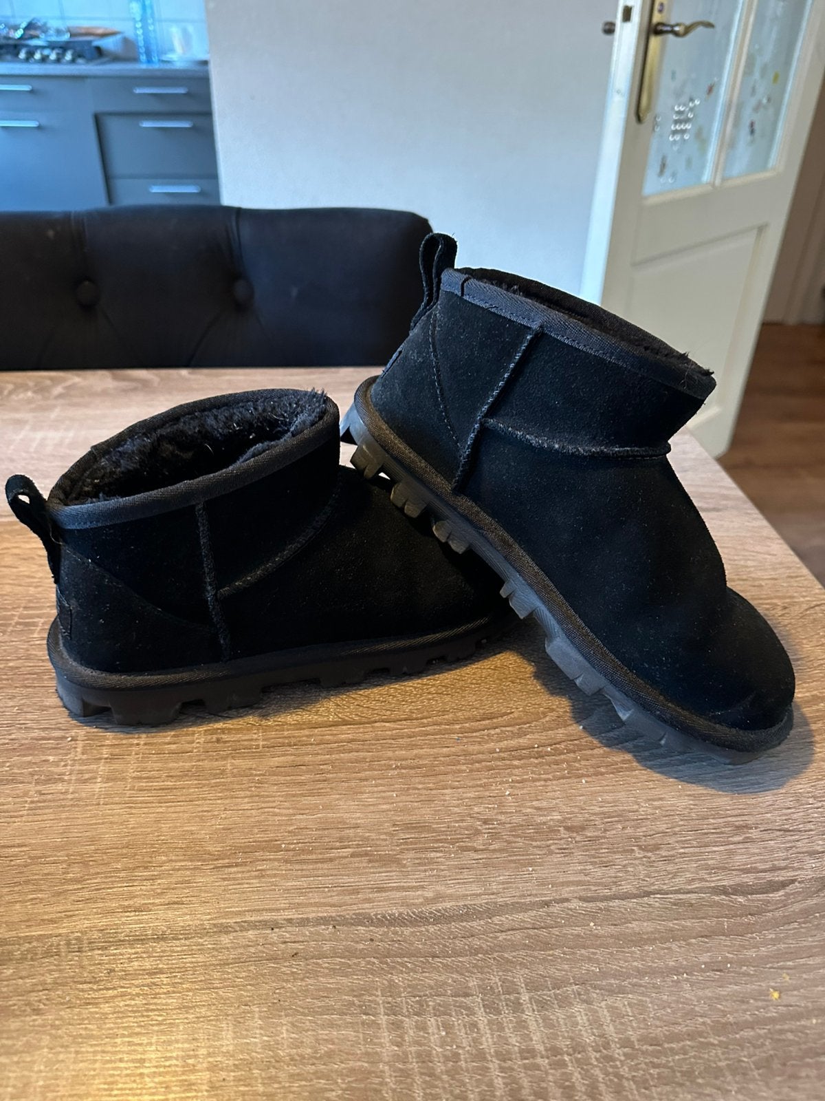 Zgan originele ugg te koop, Ophalen, Zo goed als nieuw, Jongen of Meisje, Laarzen