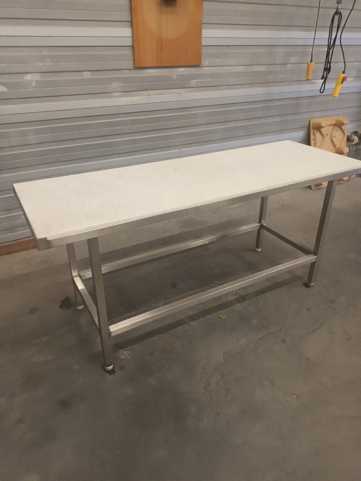 Snijtafel werktafel rvs onderstel zgan, Ophalen, Zo goed als nieuw