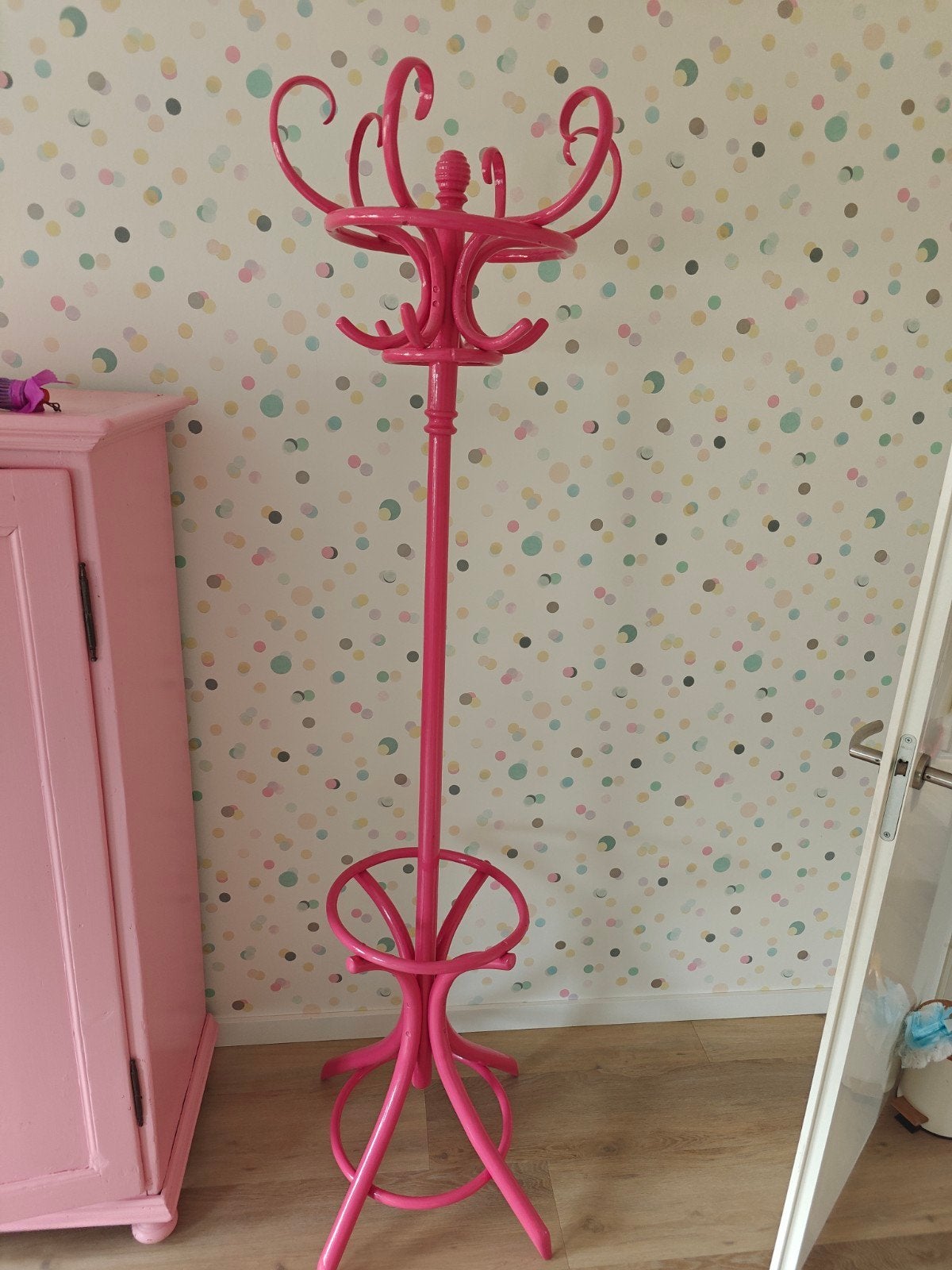 Vintage staande bistro kapstok, thonet stijl, knalroze, Ophalen, Gebruikt, Staande kapstok, 150 tot 200 cm
