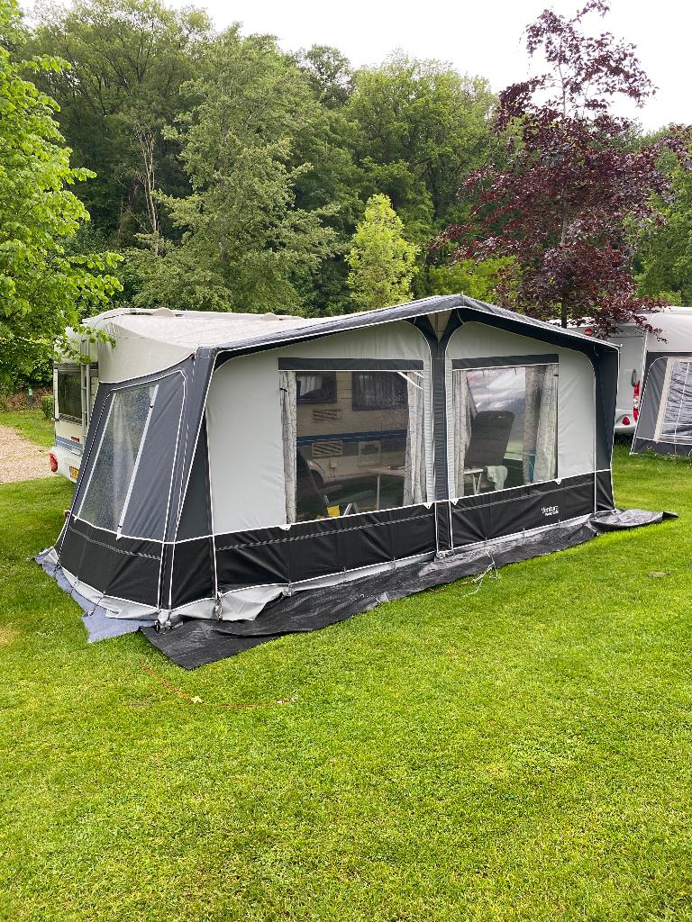 Hobby Excellent 450UF, Caravans en Kamperen, Caravans, Schokbreker, Rondzit, Hobby, Dwarsbed