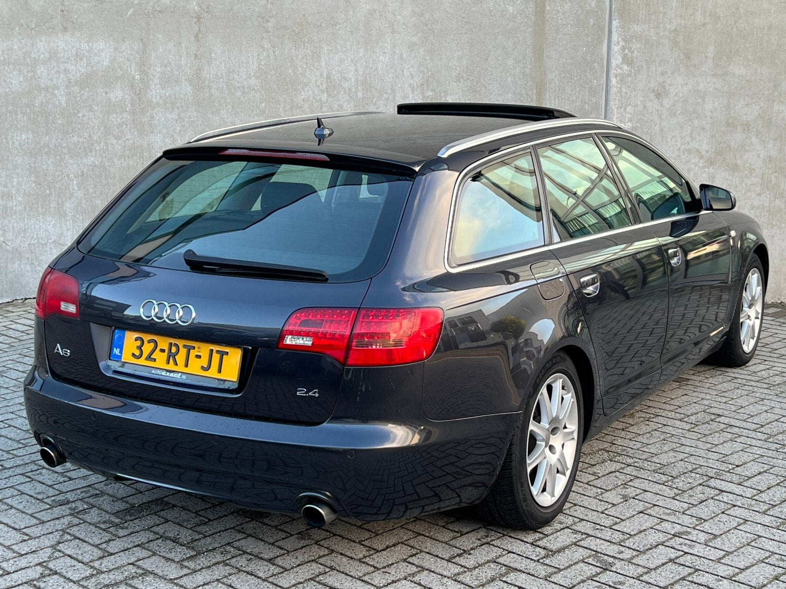 Luxe Grijze Audi A6 2.4 V6 S-Line 177PK/SchuifDak/NieuweAPK!, Auto's, Dealer onderhouden, 1800 kg, Zwart, Zilver of Grijs