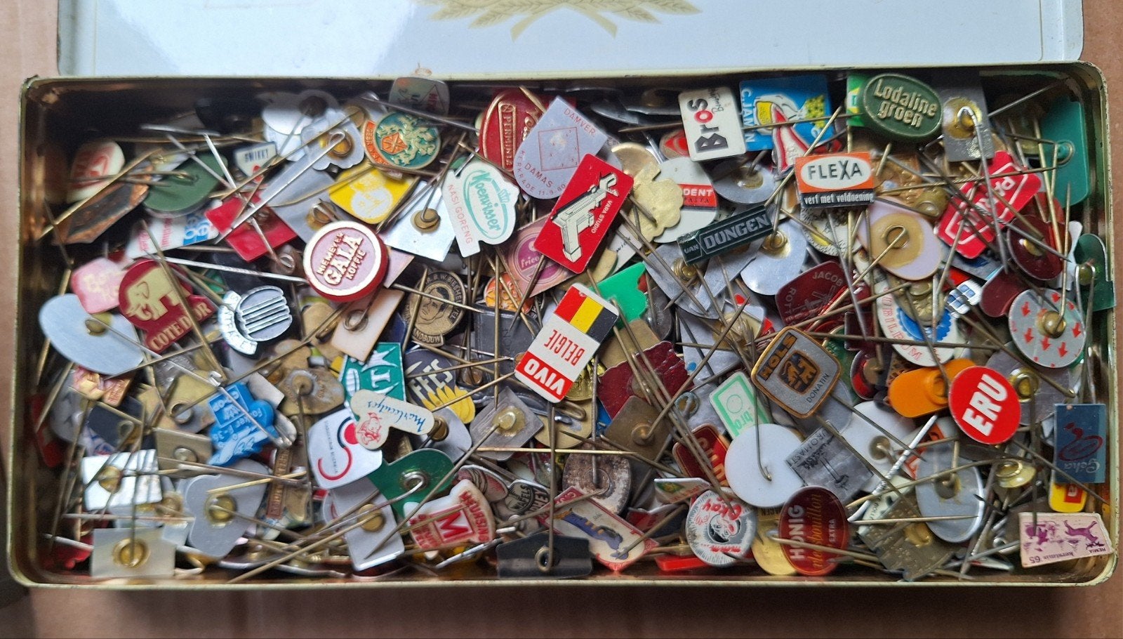 Flinke partij speldjes, pins, Verzamelen, Verzenden, Gebruikt, Overige onderwerpen