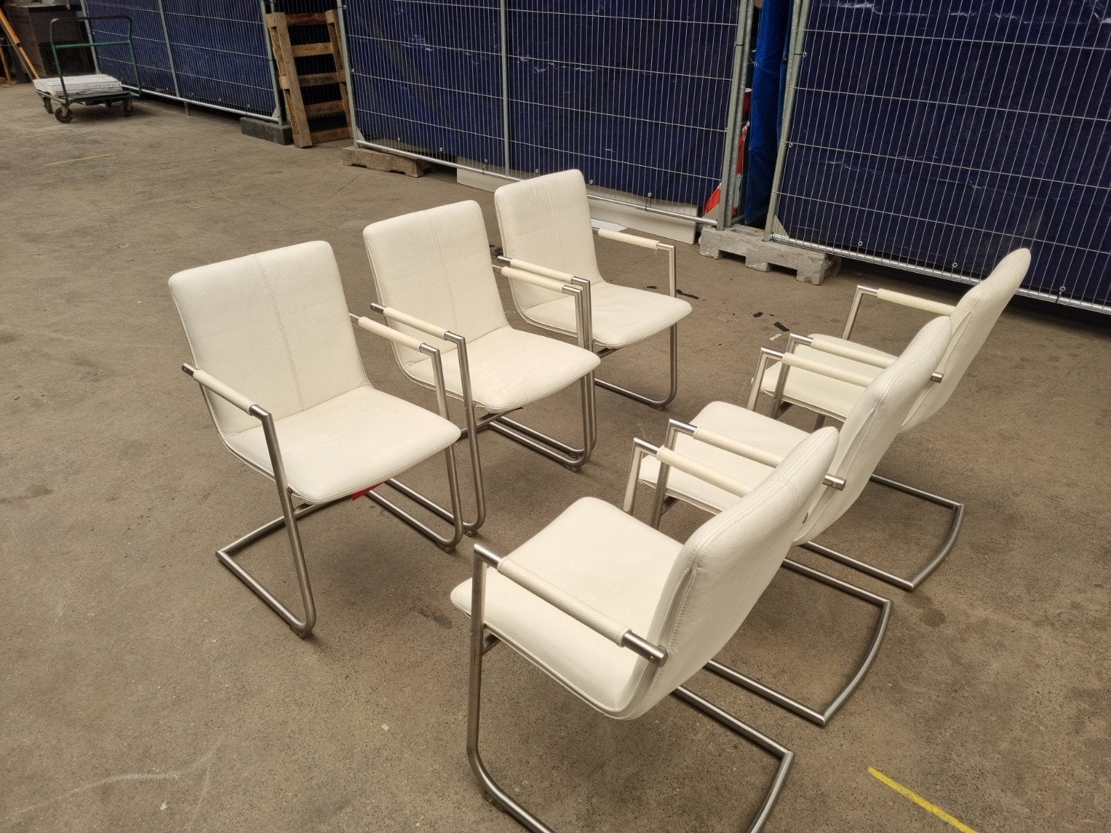 Set van 6  Henders & Hazel Eetkamerstoelen., Ophalen, Gebruikt, Wit, Modern
