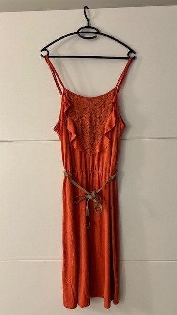 EMOI oranje mouwloze jurk met kant, Kleding | Dames, EMOI, Maat 46/48 (XL) of groter, Oranje, Ophalen of Verzenden